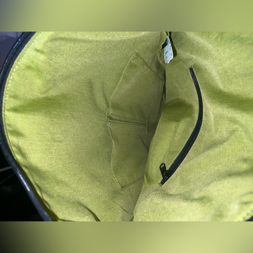 Sherpani anti theft crossbody bag / purse (geo) - Picture 6 of 6